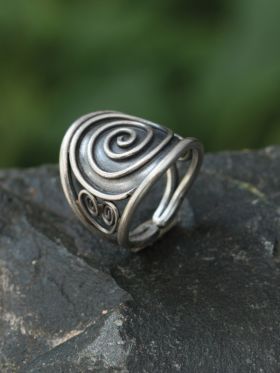 Scroll Ring